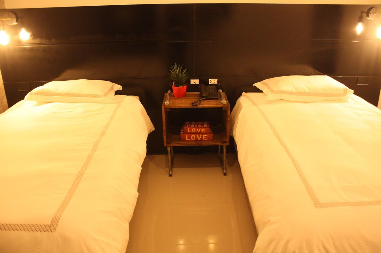 Hotel 1945 Aeropuerto อะซุนซิออง ภายนอก รูปภาพ